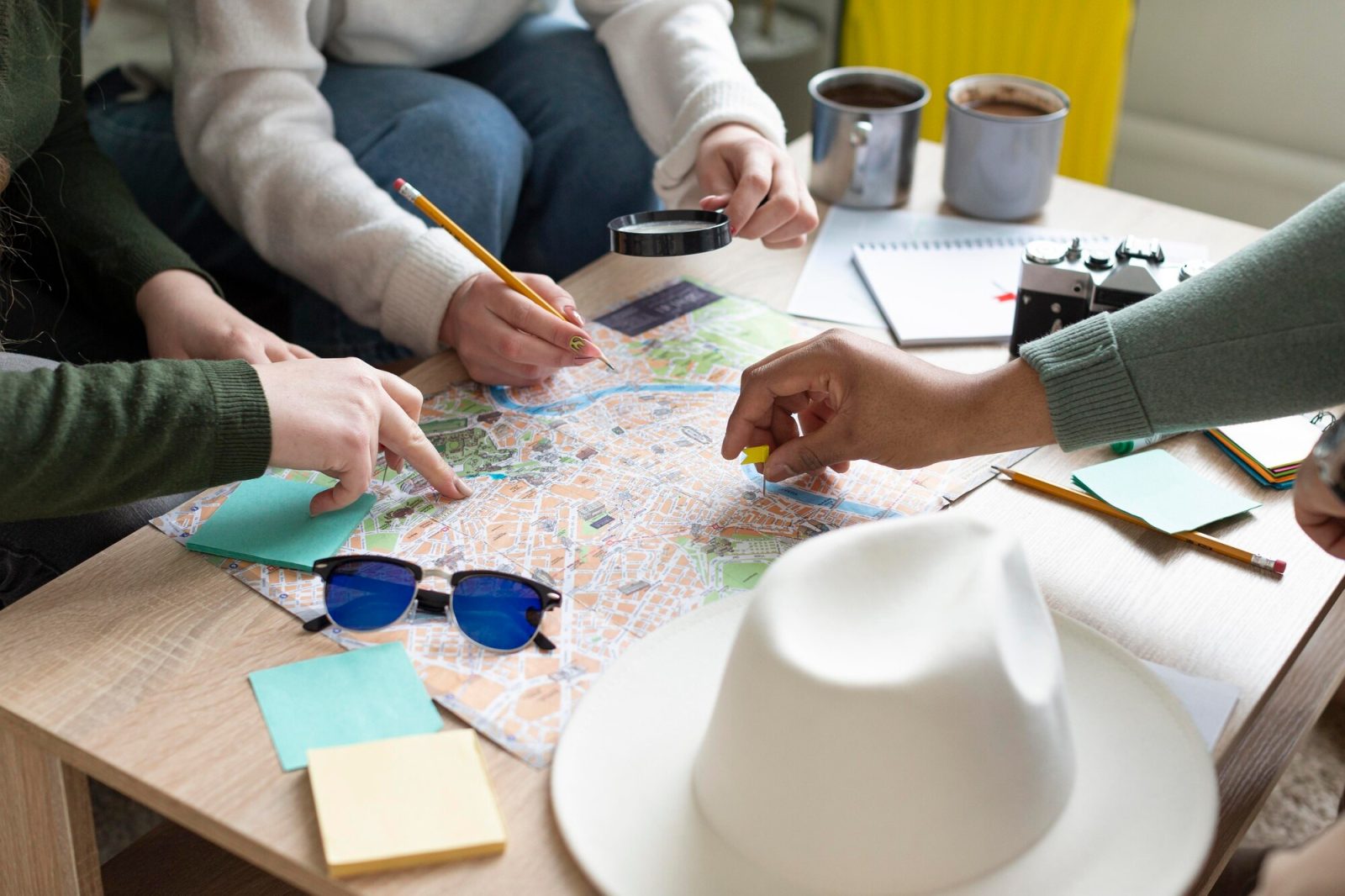 Az autó melletti érvek és a repülés előnyei sokszor kiegyenlítik egymást.